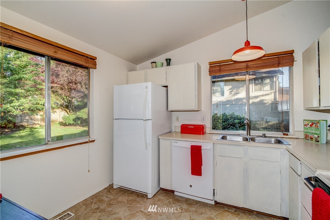 23023 20th Avenue Southeast Bothell, WA 98021 - Photo 6 of 17