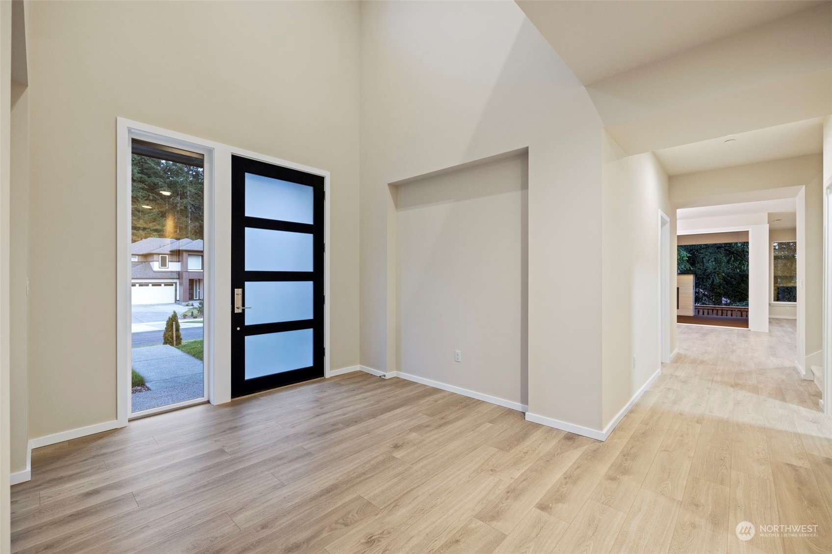 741 Wapato Place Southeast Renton, WA 98059 - Photo 8 of 40 Gallery Image 8