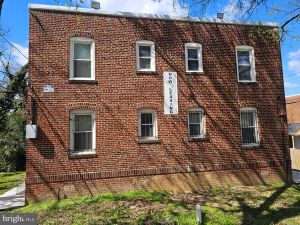 $1,557 | 3929 4th Street Southeast, Unit 4, Washington, DC 20032