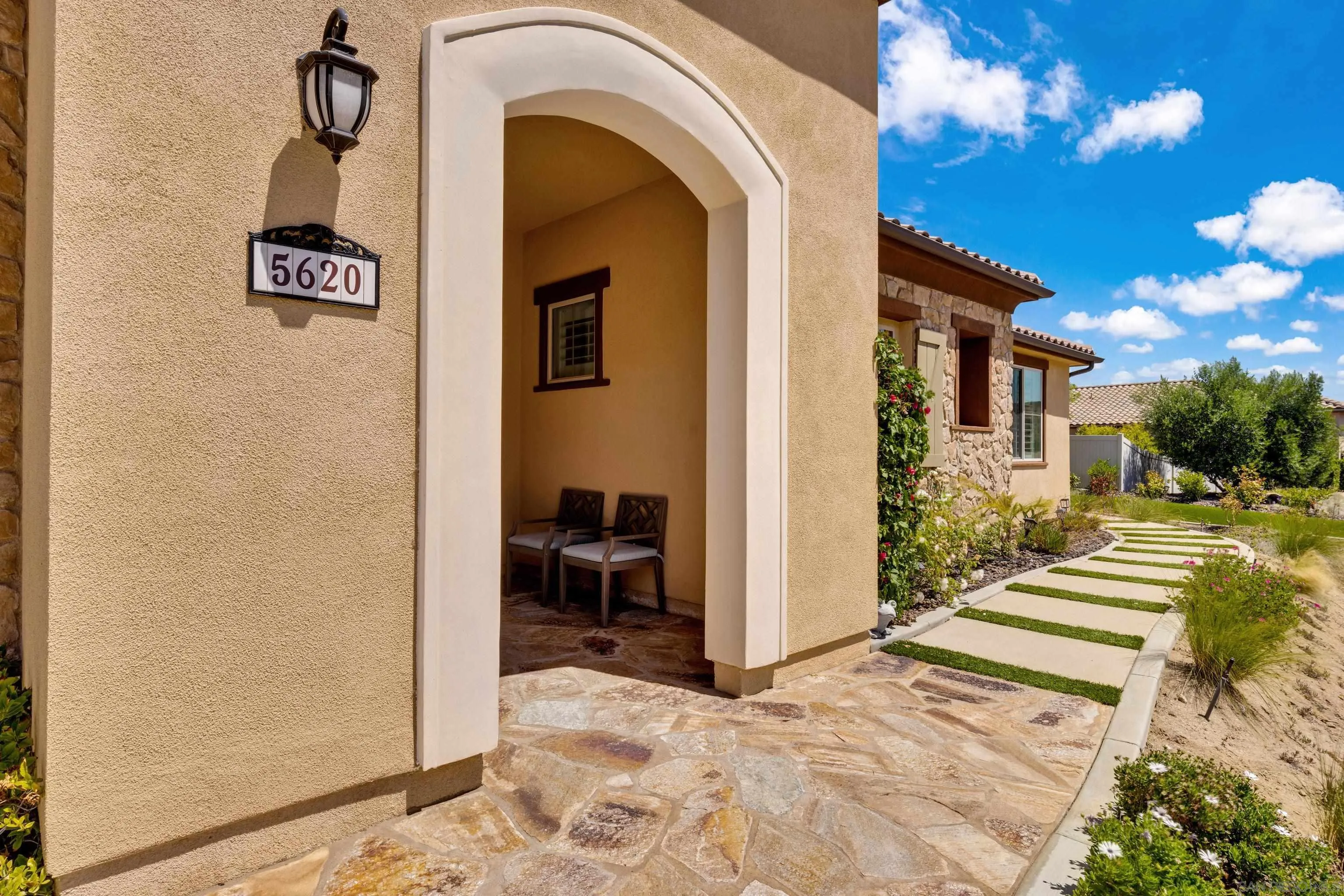 5620 Rancho Del Caballo Bonsall, CA 92003 - Photo 8 of 62 a view of entryway and hall