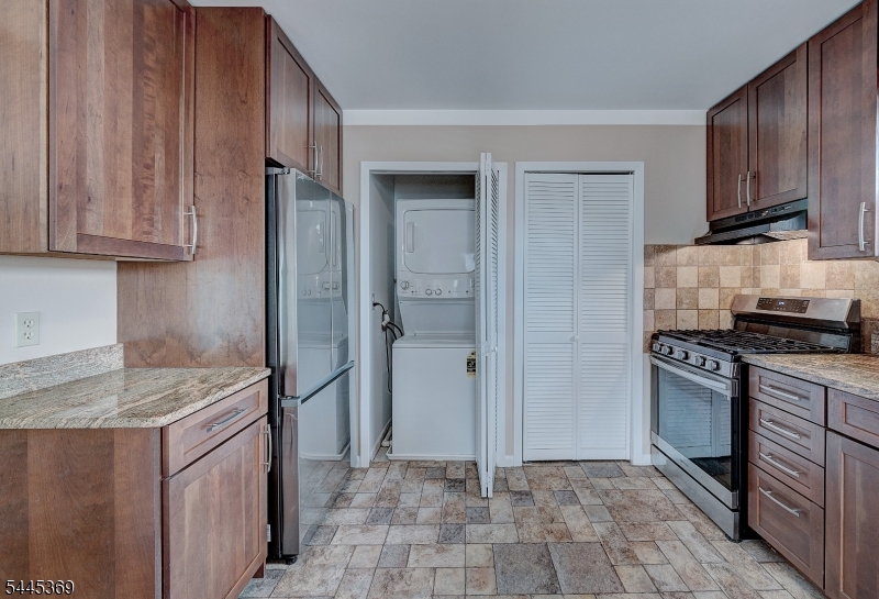 32 Rebecca Road East Hanover, NJ 07936 - Photo 12 of 35