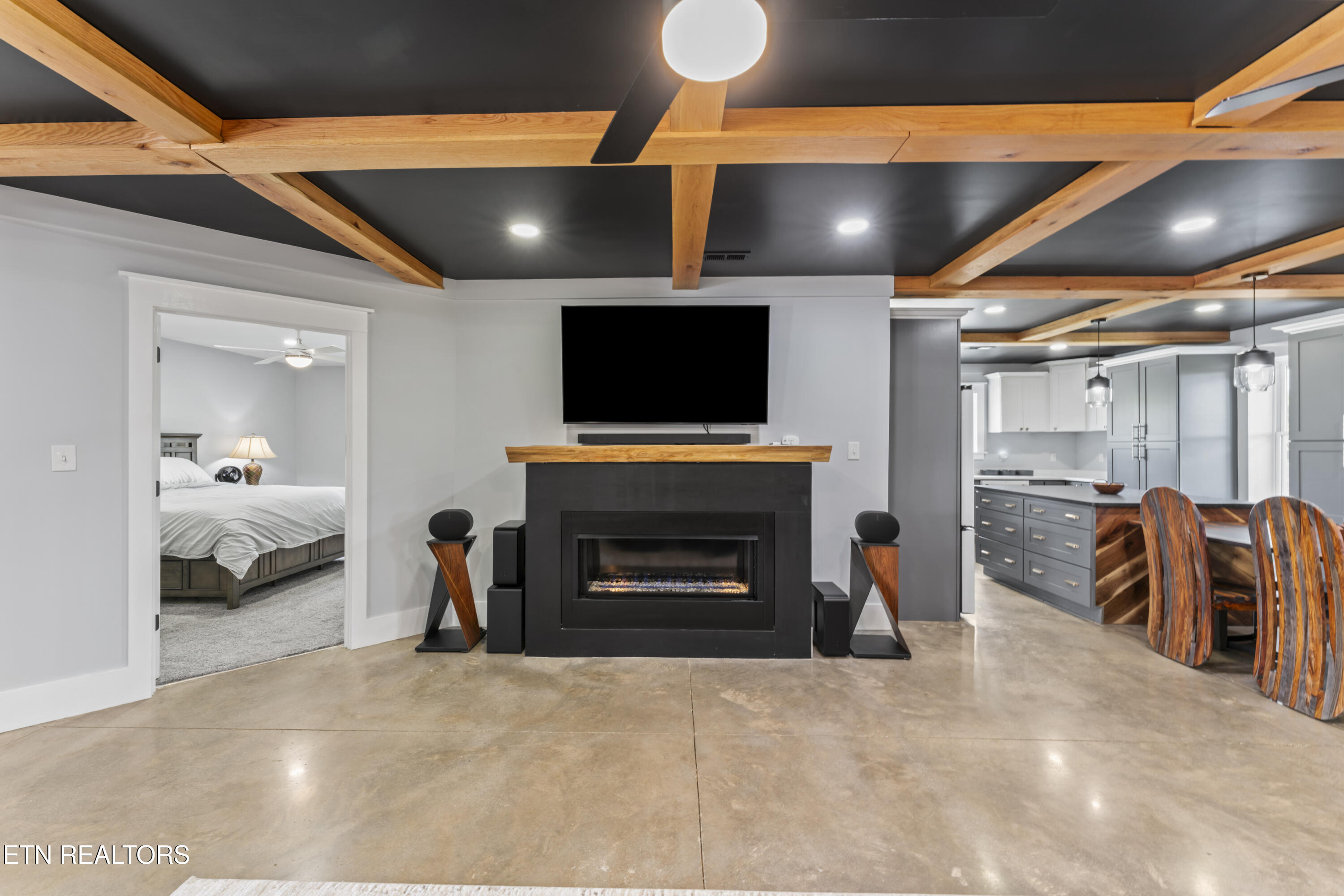 149 Island Ford Road Jacksboro, TN 37757 - Photo 6 of 45 photos_high_resolution_DSC06673