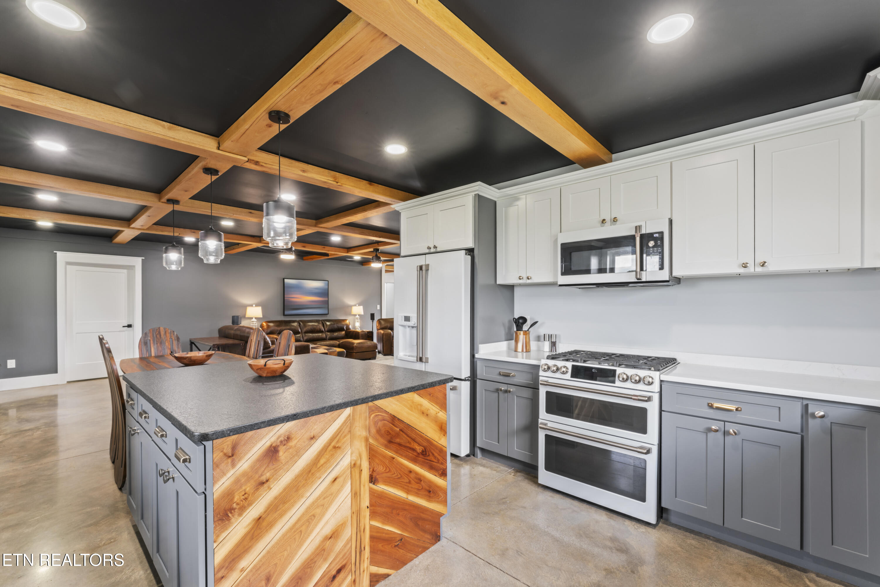 149 Island Ford Road Jacksboro, TN 37757 - Photo 8 of 45 photos_high_resolution_DSC06688