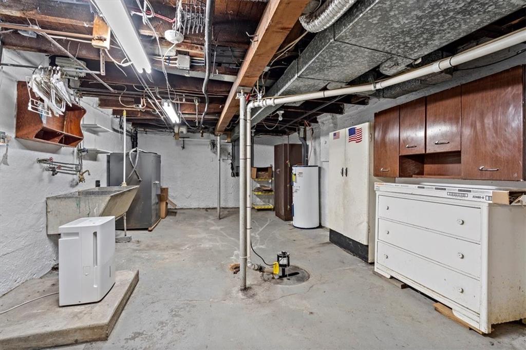 1140 Race Street McKees Rocks, PA 15136 - Photo 20 of 25 a view of a room with racks