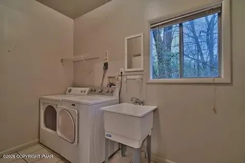 $275,000 | 140 Louise Lane, Bartonsville, PA 18321