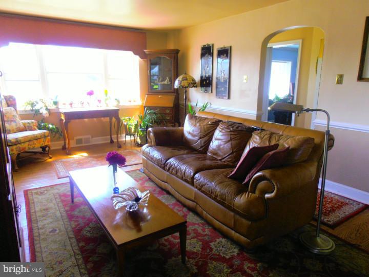 102 Locust Road Morton, PA 19070 - Photo 3 of 23