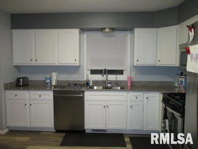 $235,000 | 7120 North Manning Drive, Peoria, IL 61614