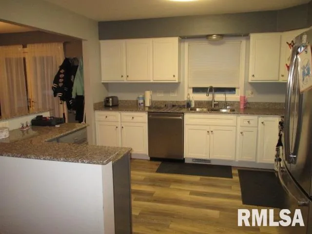 $235,000 | 7120 North Manning Drive, Peoria, IL 61614