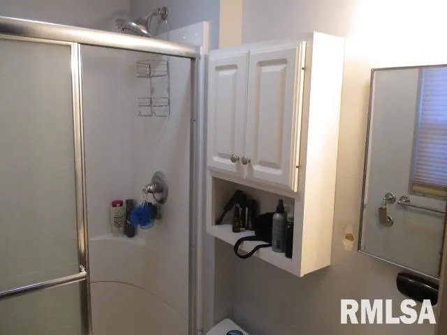 $235,000 | 7120 North Manning Drive, Peoria, IL 61614