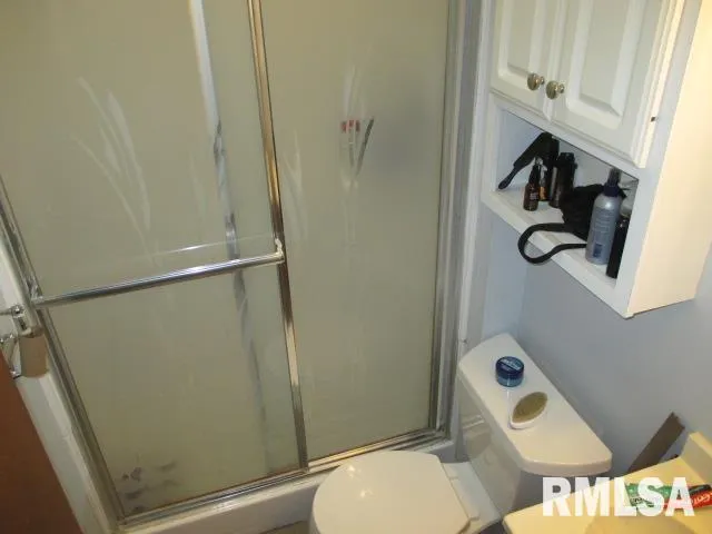 $235,000 | 7120 North Manning Drive, Peoria, IL 61614