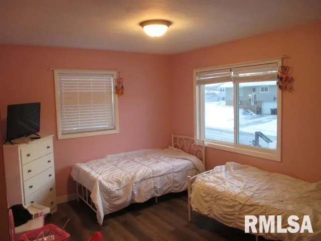 $235,000 | 7120 North Manning Drive, Peoria, IL 61614