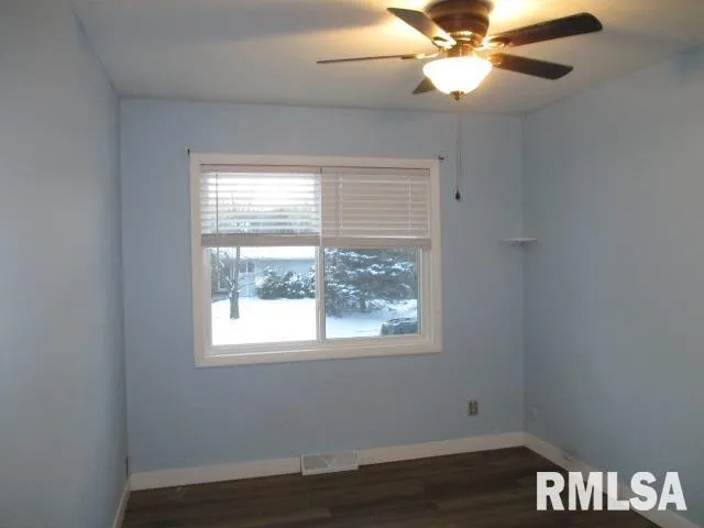 $235,000 | 7120 North Manning Drive, Peoria, IL 61614