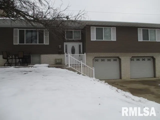 $235,000 | 7120 North Manning Drive, Peoria, IL 61614