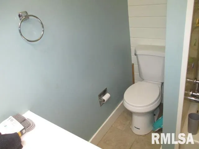 $235,000 | 7120 North Manning Drive, Peoria, IL 61614