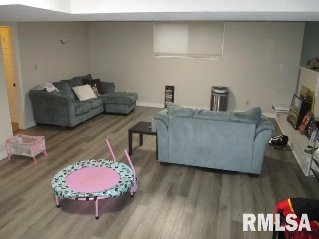 $235,000 | 7120 North Manning Drive, Peoria, IL 61614