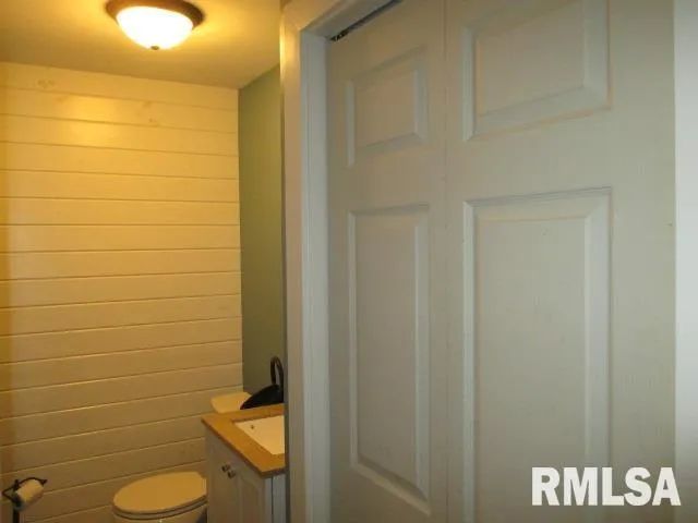 $235,000 | 7120 North Manning Drive, Peoria, IL 61614