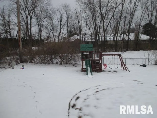 $235,000 | 7120 North Manning Drive, Peoria, IL 61614