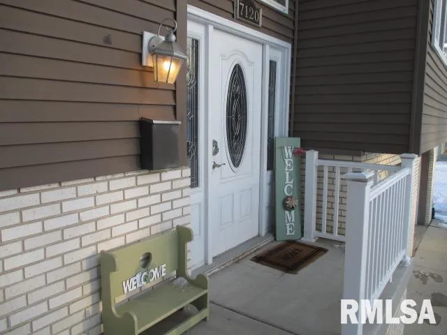 $235,000 | 7120 North Manning Drive, Peoria, IL 61614