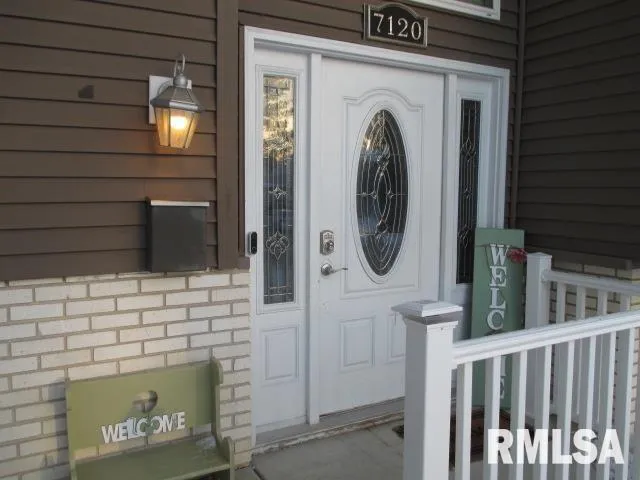 $235,000 | 7120 North Manning Drive, Peoria, IL 61614