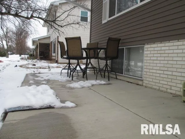 $235,000 | 7120 North Manning Drive, Peoria, IL 61614