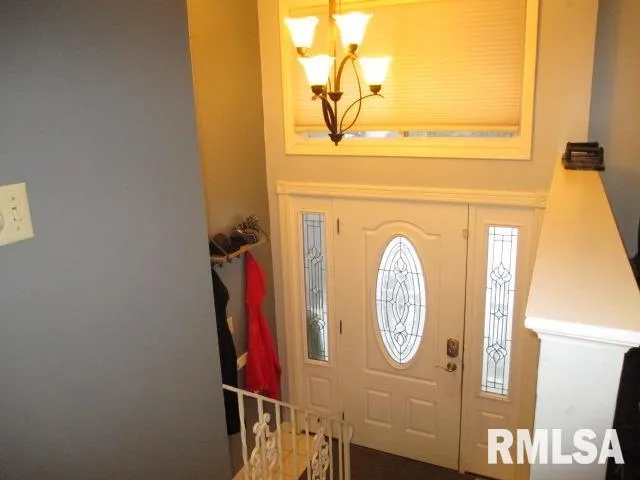 $235,000 | 7120 North Manning Drive, Peoria, IL 61614