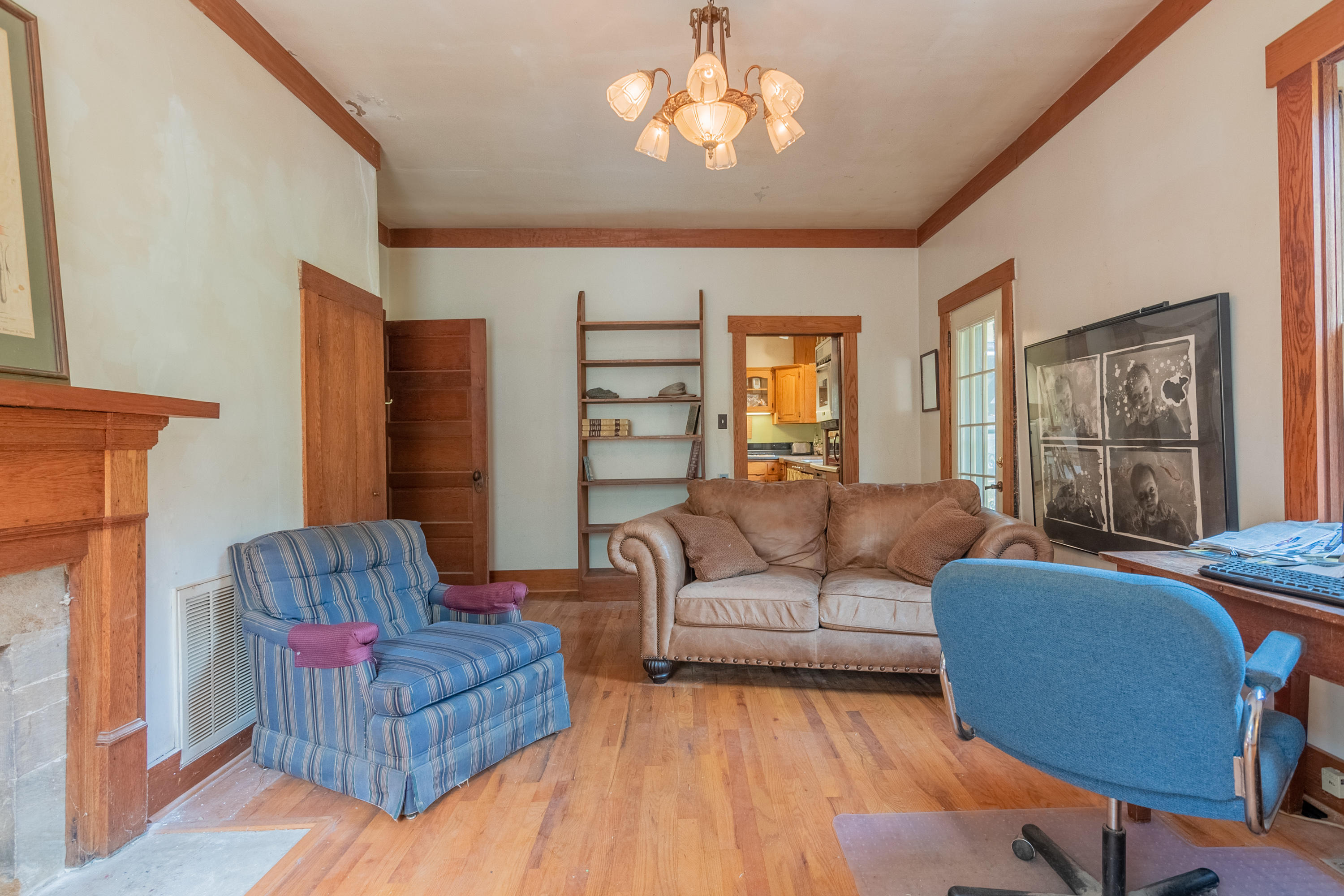 415 Reed Hill Road Northwest Floyd, VA 24091 - Photo 36 of 69 a living room with furniture and a large window