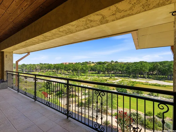 $525,000 | 521 Guadalupe Street, Unit 1302, Kerrville, TX 78028