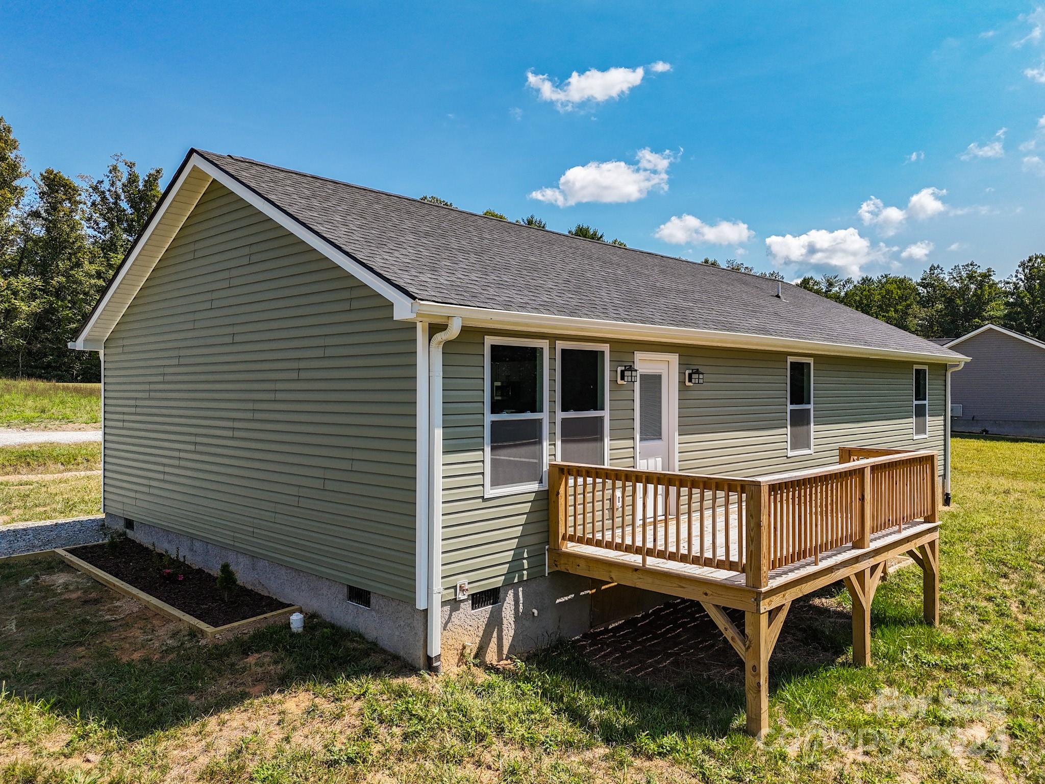212 Tuttle Road Hendersonville, NC 28792 - Photo 4 of 39 Gallery Image 4