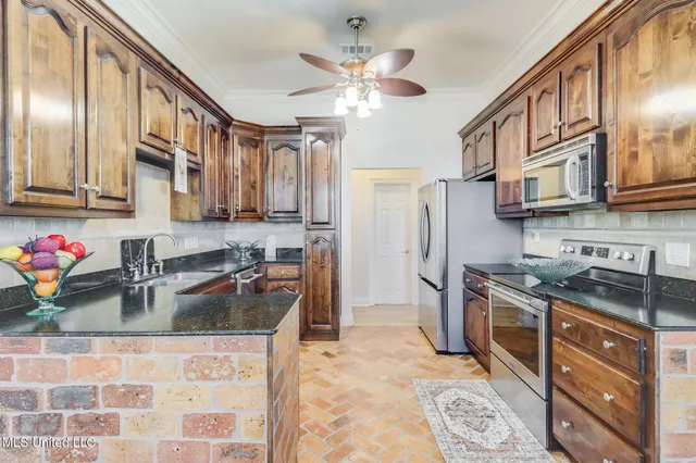 $549,000 | 6105 Mary Mahoney Drive, Ocean Springs, MS 39564