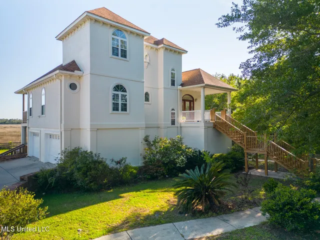 $549,000 | 6105 Mary Mahoney Drive, Ocean Springs, MS 39564