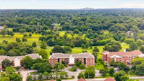 $249,900 | 564 Sarah Lane, Unit 104, St. Louis, MO 63141