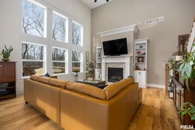 $610,000 | 111 Rosemary Lane, Germantown Hills, IL 61548