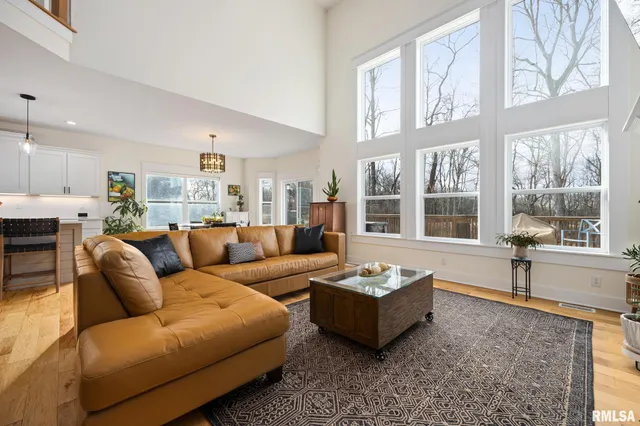 $610,000 | 111 Rosemary Lane, Germantown Hills, IL 61548