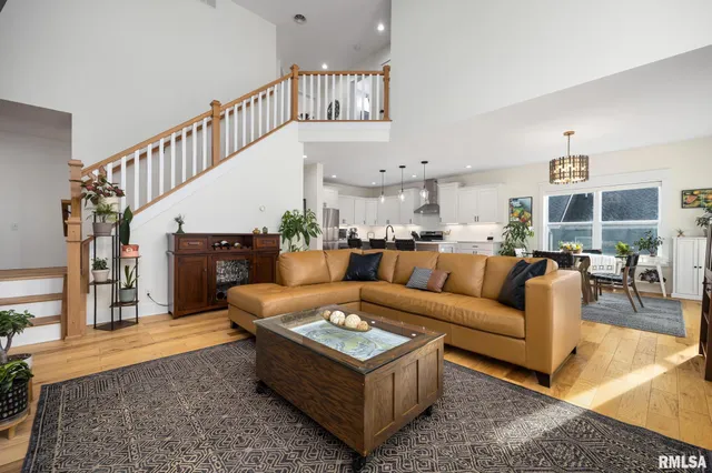 $610,000 | 111 Rosemary Lane, Germantown Hills, IL 61548