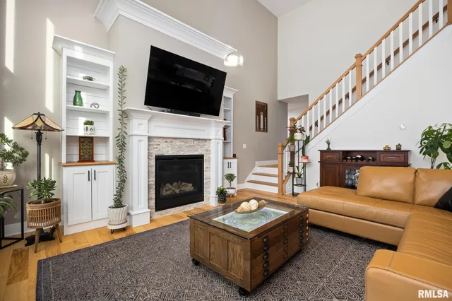 $610,000 | 111 Rosemary Lane, Germantown Hills, IL 61548