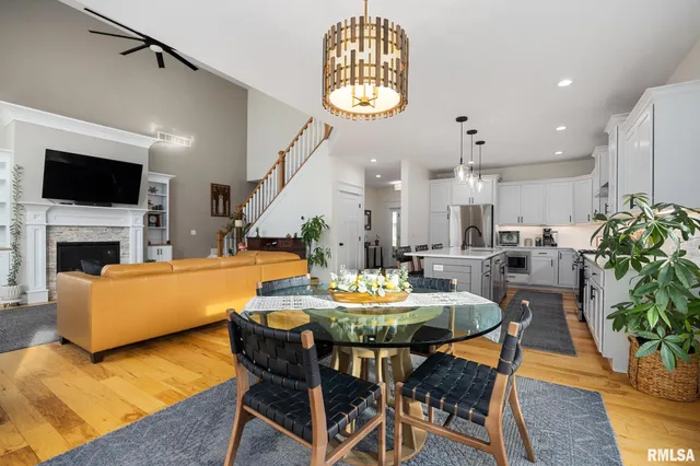 $610,000 | 111 Rosemary Lane, Germantown Hills, IL 61548