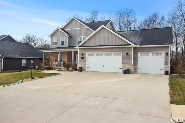 $610,000 | 111 Rosemary Lane, Germantown Hills, IL 61548