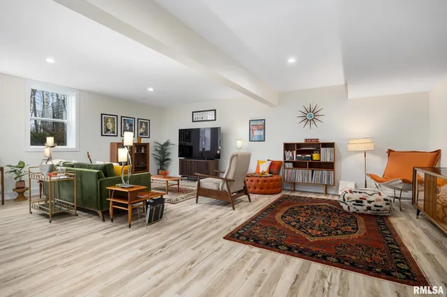 $610,000 | 111 Rosemary Lane, Germantown Hills, IL 61548