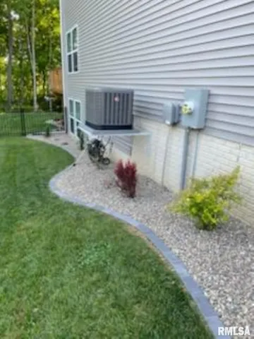 $610,000 | 111 Rosemary Lane, Germantown Hills, IL 61548