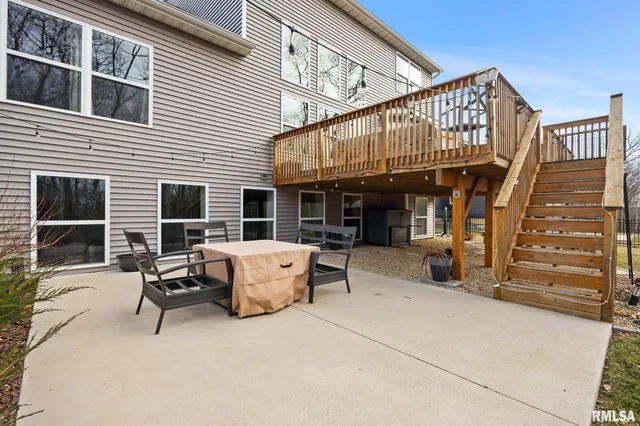 $610,000 | 111 Rosemary Lane, Germantown Hills, IL 61548