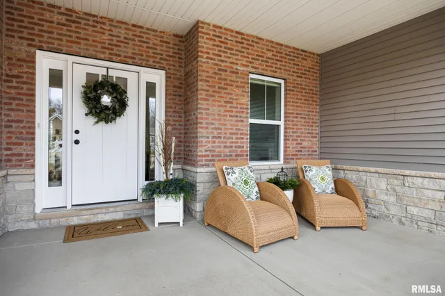 $610,000 | 111 Rosemary Lane, Germantown Hills, IL 61548