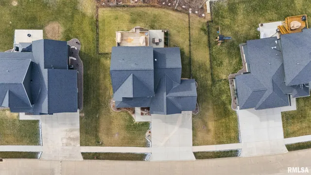 $610,000 | 111 Rosemary Lane, Germantown Hills, IL 61548