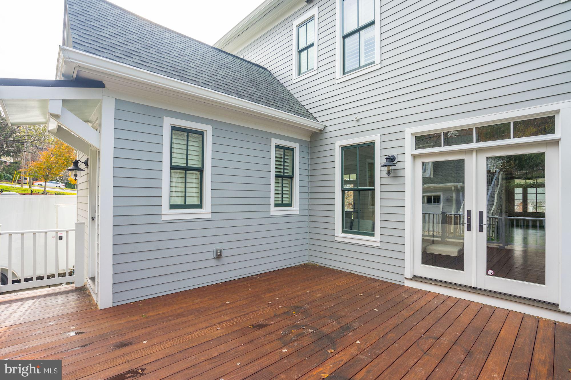 3007 North Rochester Street Arlington, VA 22213 - Photo 15 of 43 a view of a house with wooden deck