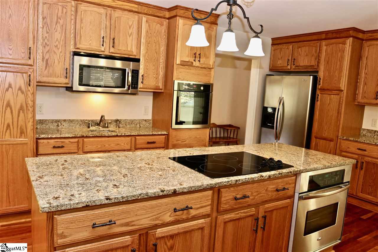 288 Big Rock Lake Road Pickens, SC 29671 - Photo 8 of 34