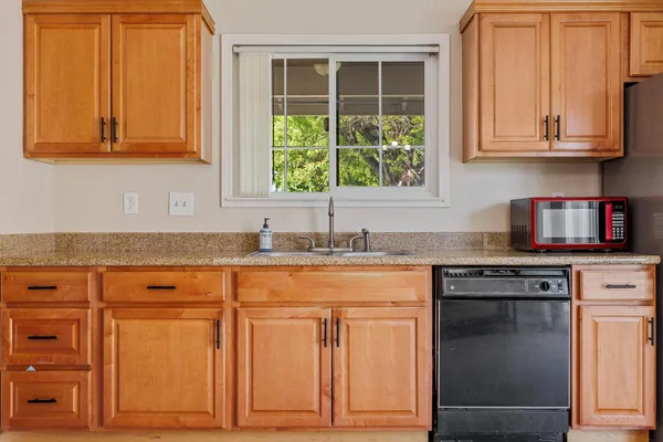 $385,000 | 2012 Ridgecrest Drive, Modesto, CA 95351