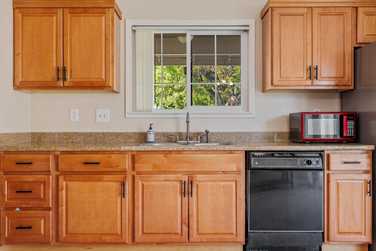 2012 Ridgecrest Drive Modesto, CA 95351 - Photo 12 of 29