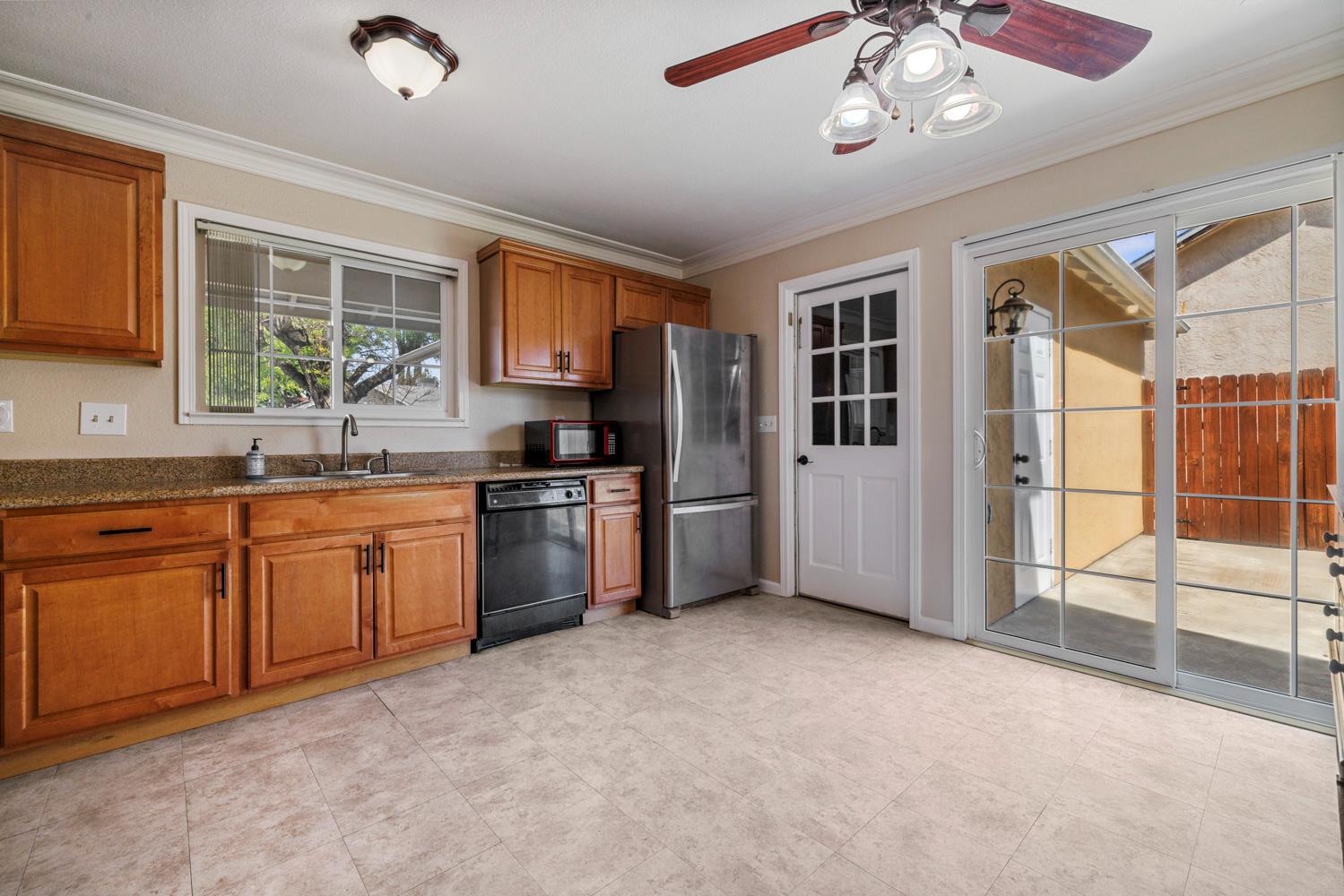 2012 Ridgecrest Drive Modesto, CA 95351 - Photo 14 of 29