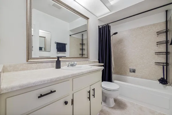 $385,000 | 2012 Ridgecrest Drive, Modesto, CA 95351