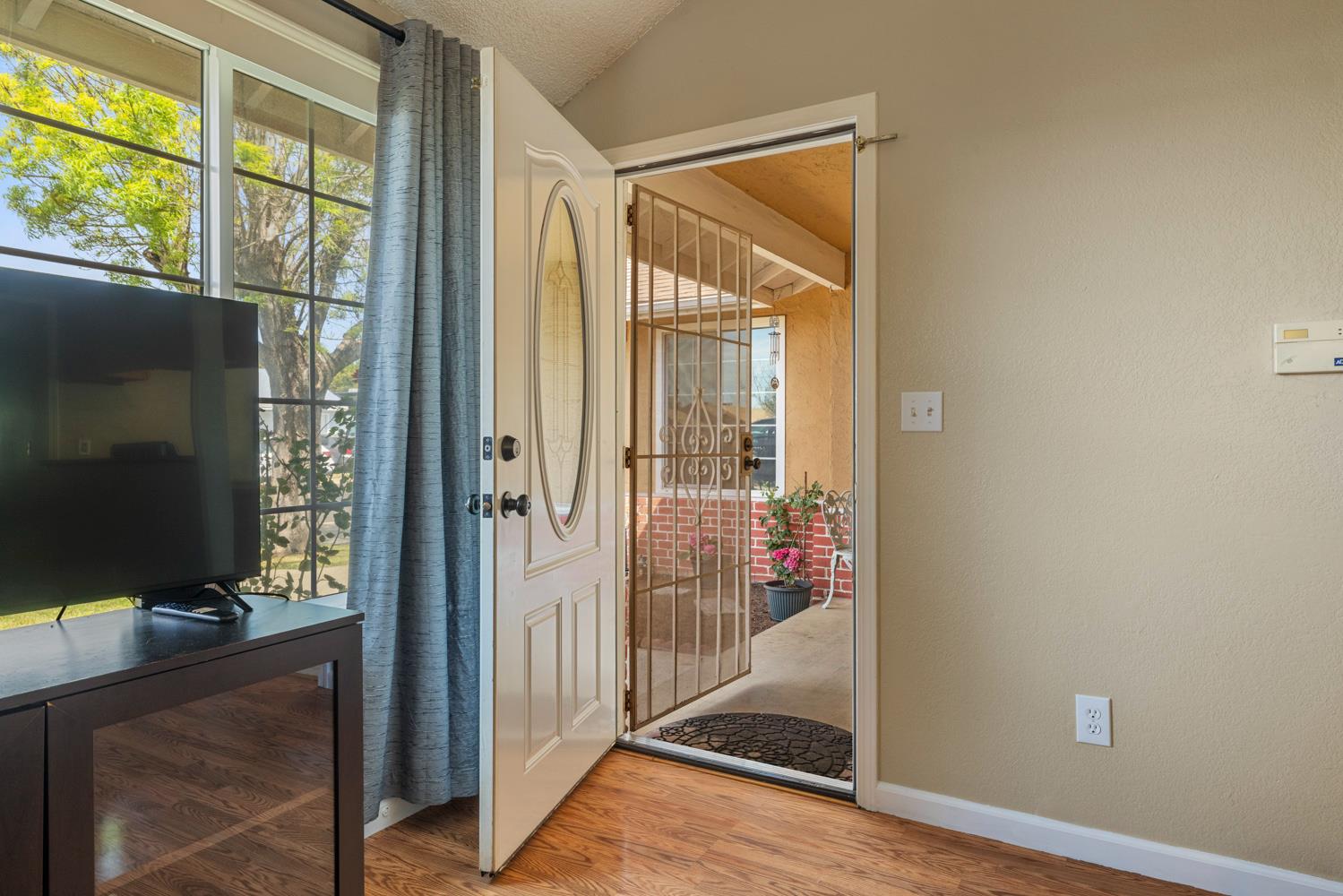 2012 Ridgecrest Drive Modesto, CA 95351 - Photo 6 of 29