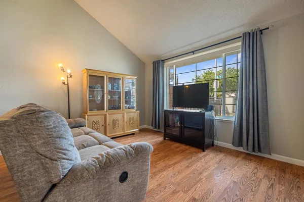 $385,000 | 2012 Ridgecrest Drive, Modesto, CA 95351